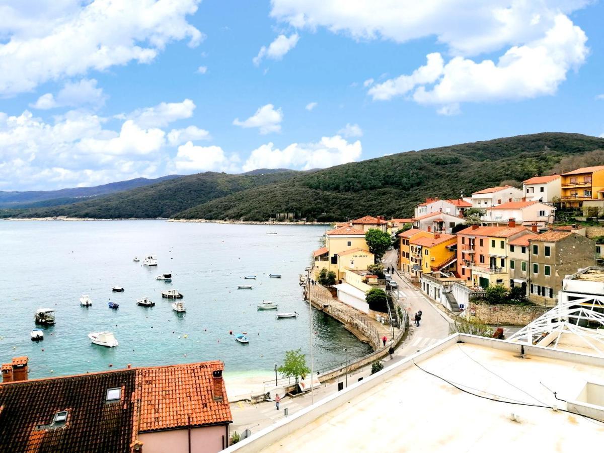 Apartment Layla - Intermezzo With Sea View In Center Of Rabac Exterior photo