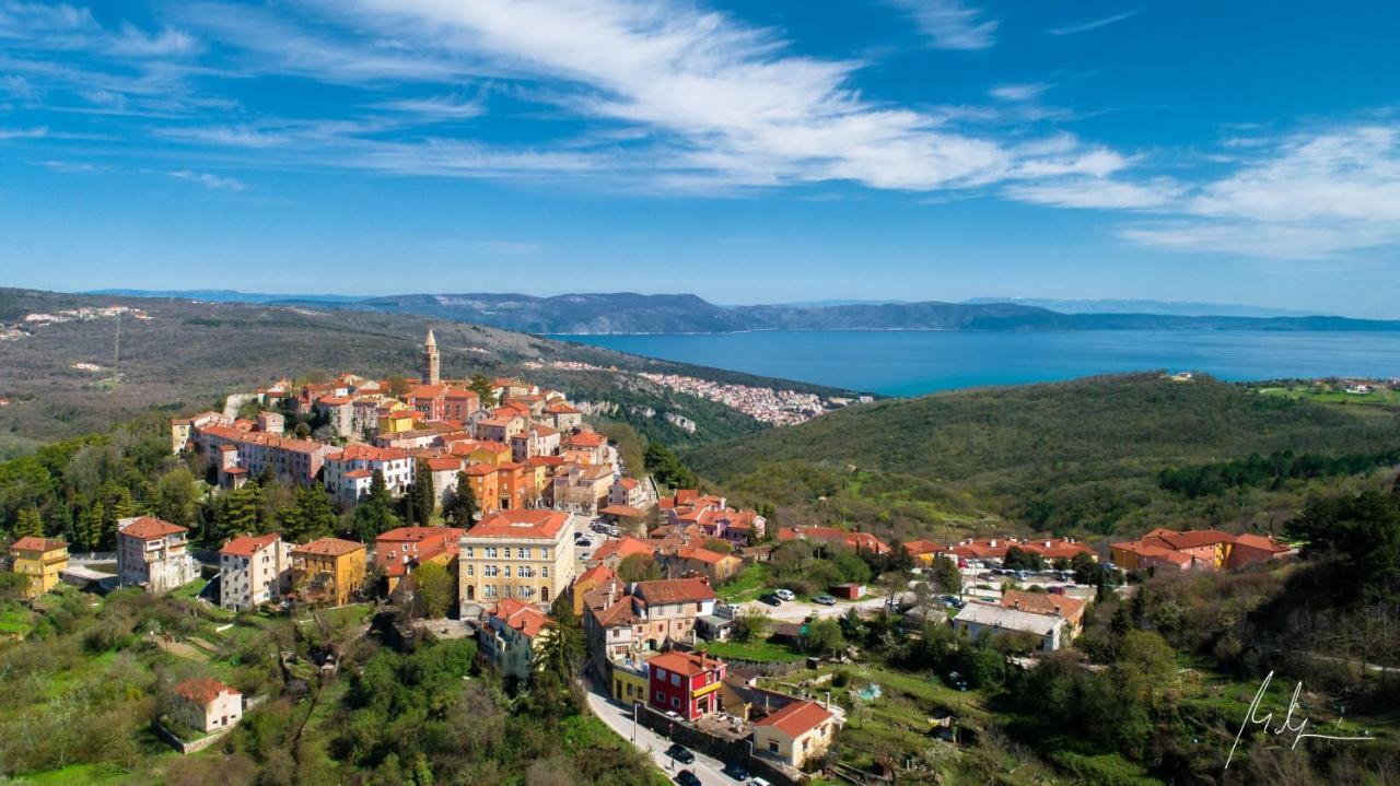 Apartment Layla - Intermezzo With Sea View In Center Of Rabac Exterior photo